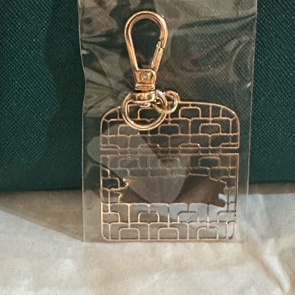 La Mer The Bag Charm Keychain Keyring Key Chain NEW - Picture 6 of 7